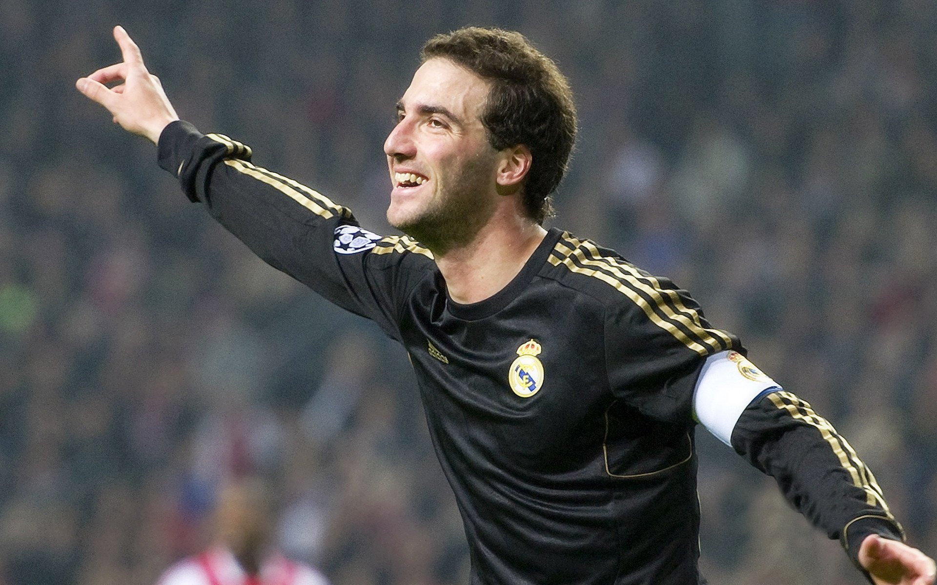 切尔西豪华引援引发球迷期待，切尔西豪华引援引发球迷期待视频